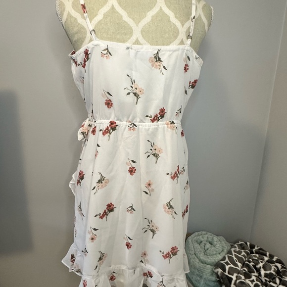 HOLLISTER WRAP DRESS - Picture 4 of 6